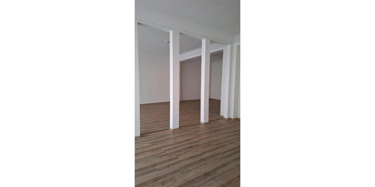 Etagenwohnung Ebersbach - 2 Zimmer, 100 m&sup2;, 700&euro; | Angebot:24235220