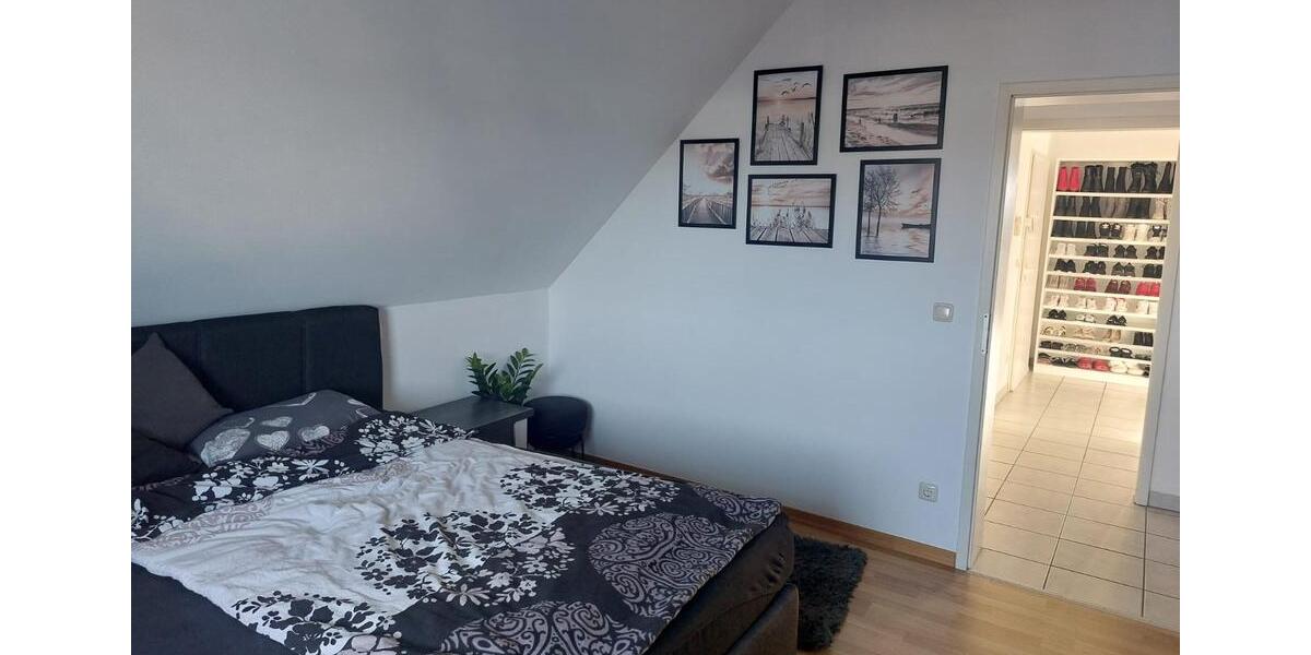 3 Zimmer Dachgeschoss Wohnung mit Balkon in zentraler Lage 3 zimmer