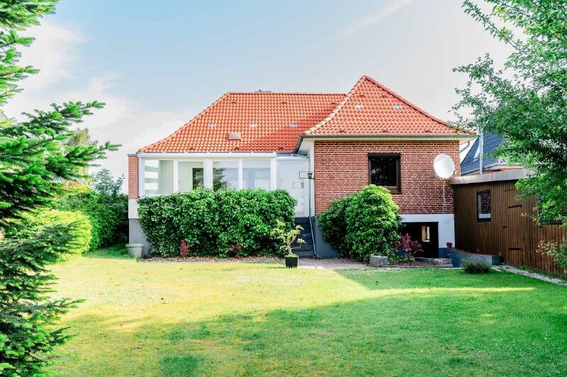 Auf gute Nachbarschaft! Einfamilienhaus in Süderbrarup
