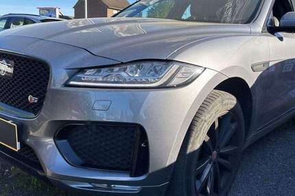 Jaguar F-Pace 125.000 km 23.800 &euro; Herges-Hallenberg 98587