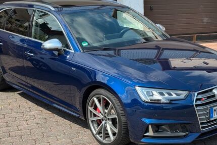 Audi S4 130.187 km 29.850 &euro; Mömlingen 63853