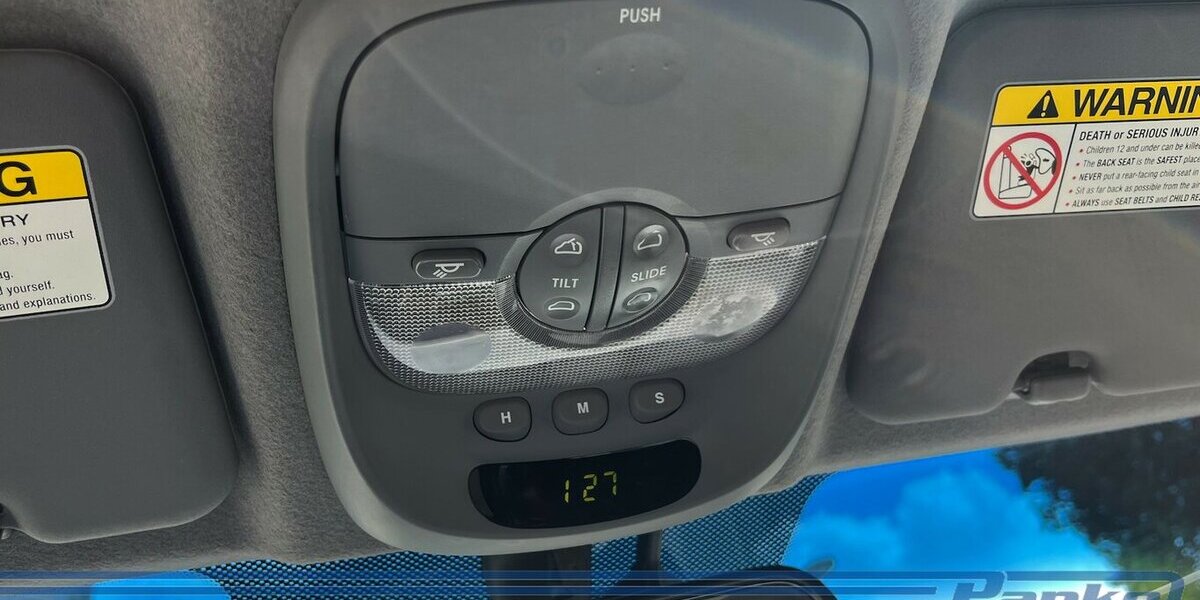 Kia Carens 2.0 16V EX Van*SchiebeD.*Klima*PDC*Bluet* 109.096 km 1.100 € Berlin 13187