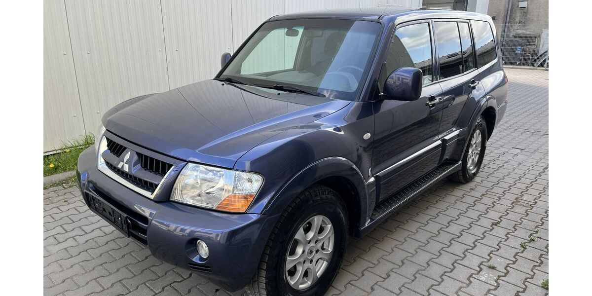 Mitsubishi Pajero 163.000 km 6.999 &euro; berlin 12305