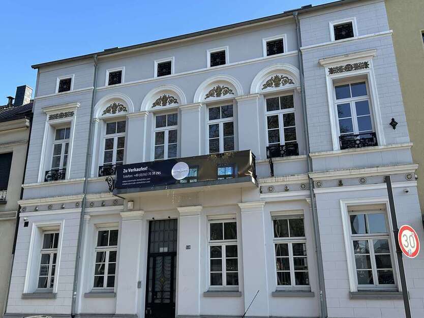 Haus zum Kaufen in Krefeld 920.000 € 572 m²