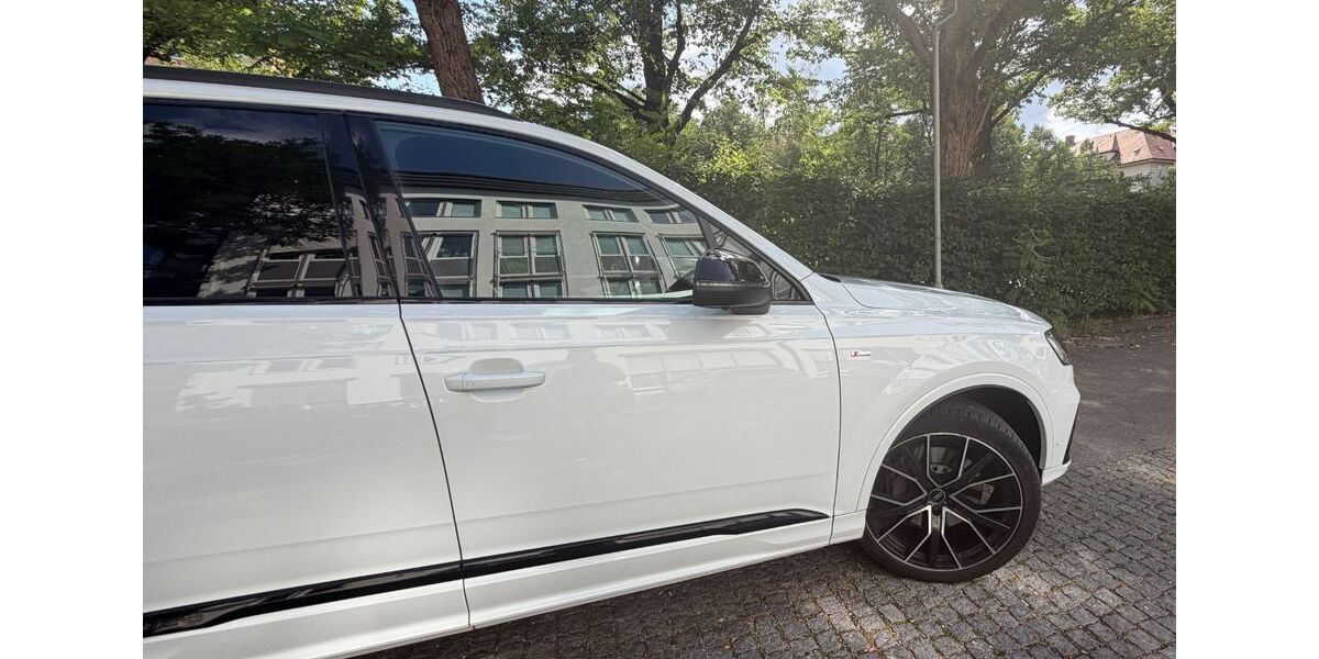 Audi Q7 137.000 km 46.999 &euro; München 80933