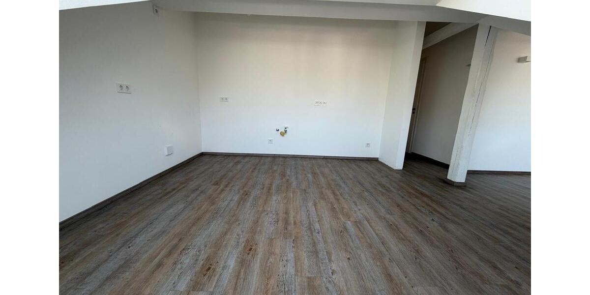 Dachgeschoßwohnung Beratzhausen - 3 Zimmer, 84 m&sup2;, 1.029&euro; | Angebot:24854465