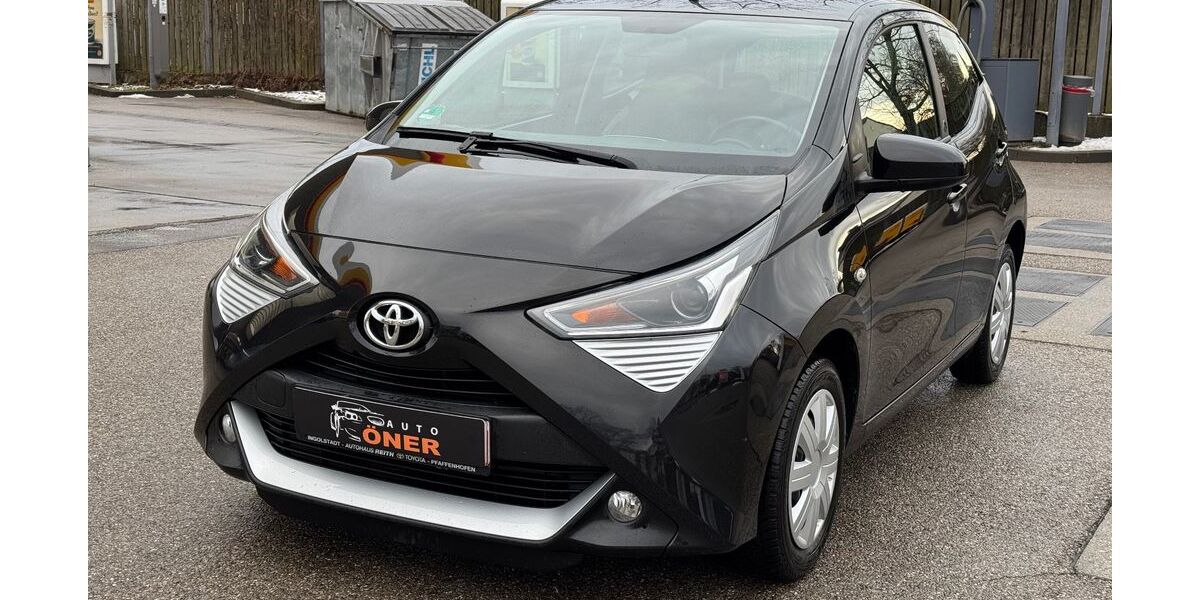 Toyota Aygo (X) 89.000 km 9.400 &euro; Ingolstadt 85057