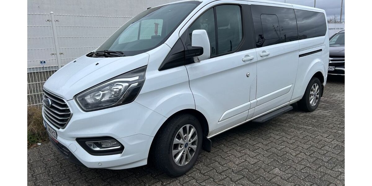 Ford Tourneo Custom 81.900 km 28.990 &euro; Mönchengladbach 41066