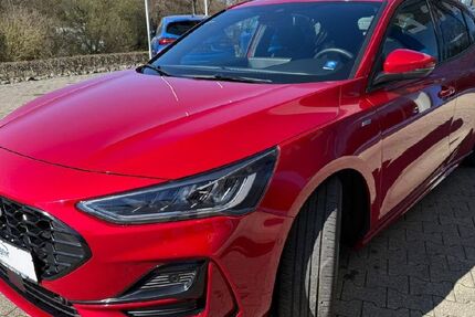 Ford Focus 9.800 km 25.950 &euro; Erndtebrück 57339