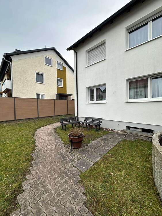 Haus zum Kaufen in Leonberg 840.000 € 270 m²