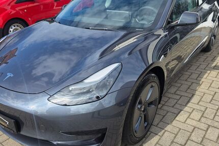 Tesla Model 3 58.747 km 27.370 &euro; Seesen 38723