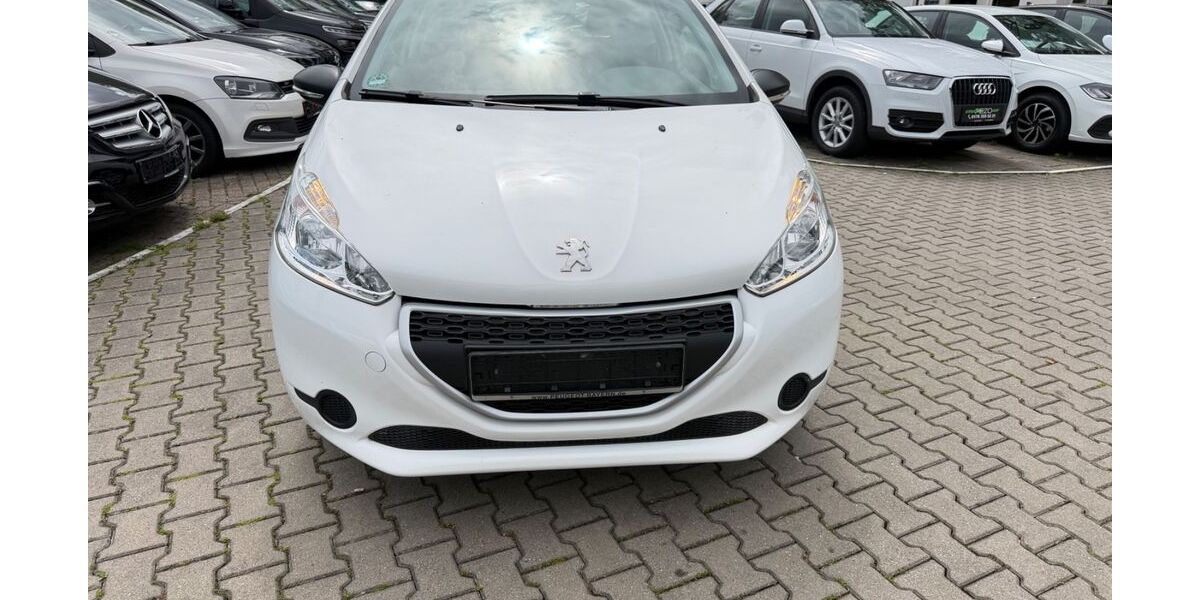 Peugeot 208 33.047 km 5.300 &euro; München OT Trudering-Riem 81825