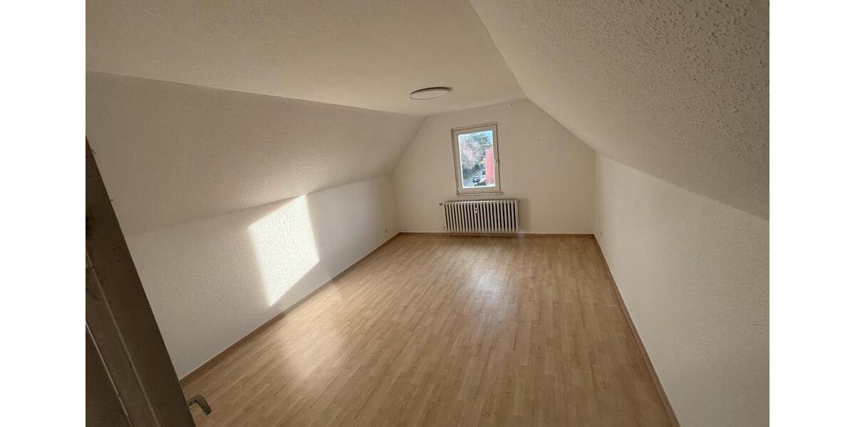 Dachgeschoßwohnung Stadthagen - 4 Zimmer, 95 m&sup2;, 165.000&euro; | Angebot:25856991