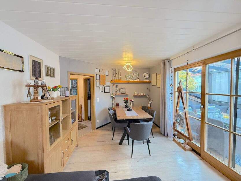 Doppelhaus mit zwei Terrassen, Wintergarten und gepflegtem kleinem 6 zimmer