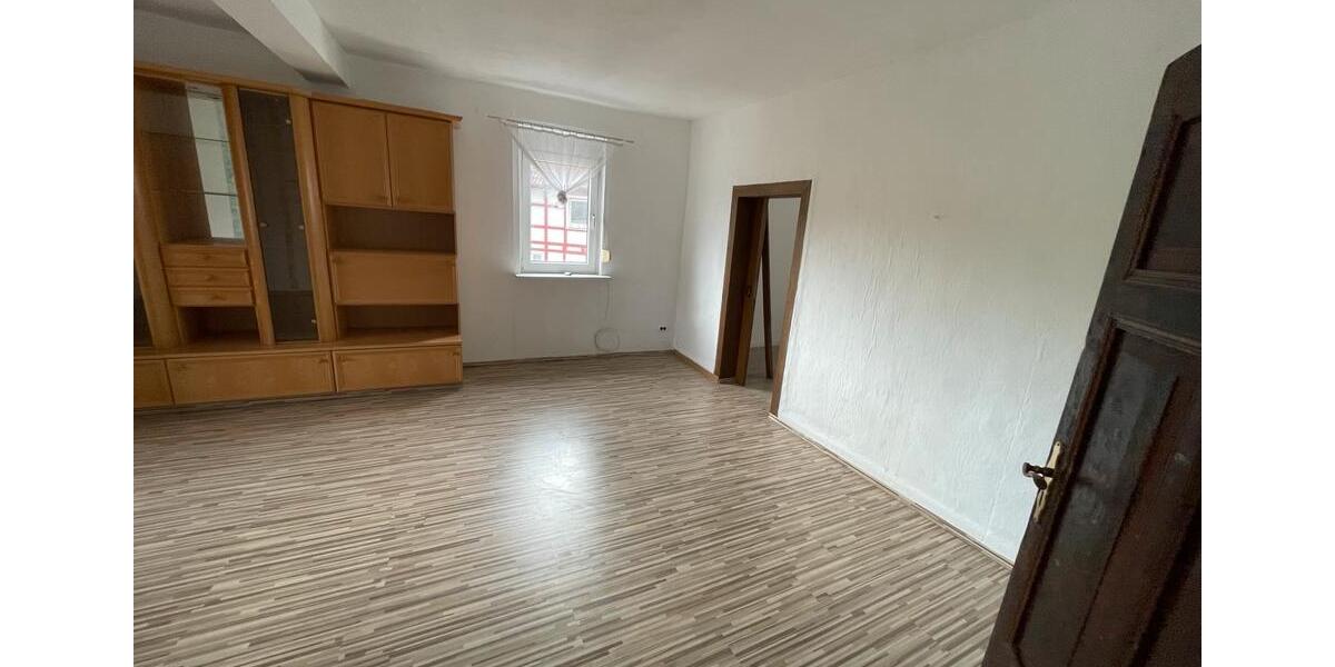 Etagenwohnung Antrifttal - 6 Zimmer, 146 m&sup2;, 800&euro; | Angebot:26652222