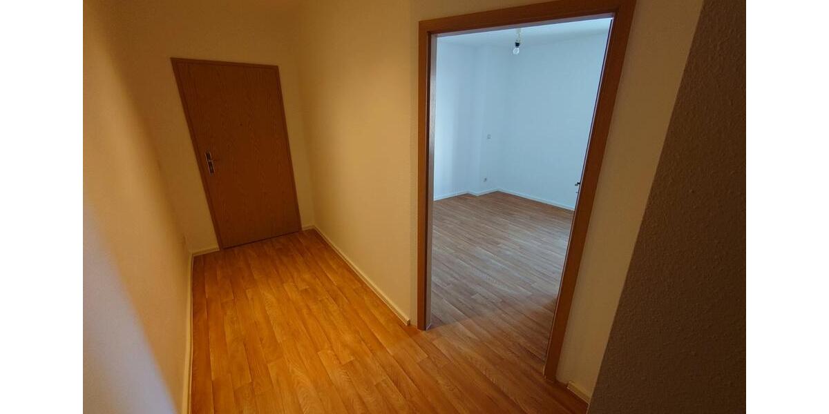 Erdgeschoßwohnung Hohenstein-Ernstthal Ernstthal - 2.5 Zimmer, 62 m&sup2;, 300&euro; | Angebot:26679894