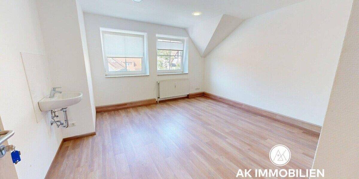 Etagenwohnung Hessisch Oldendorf - 6 Zimmer, 140 m&sup2;, 800&euro; | Angebot:26862704