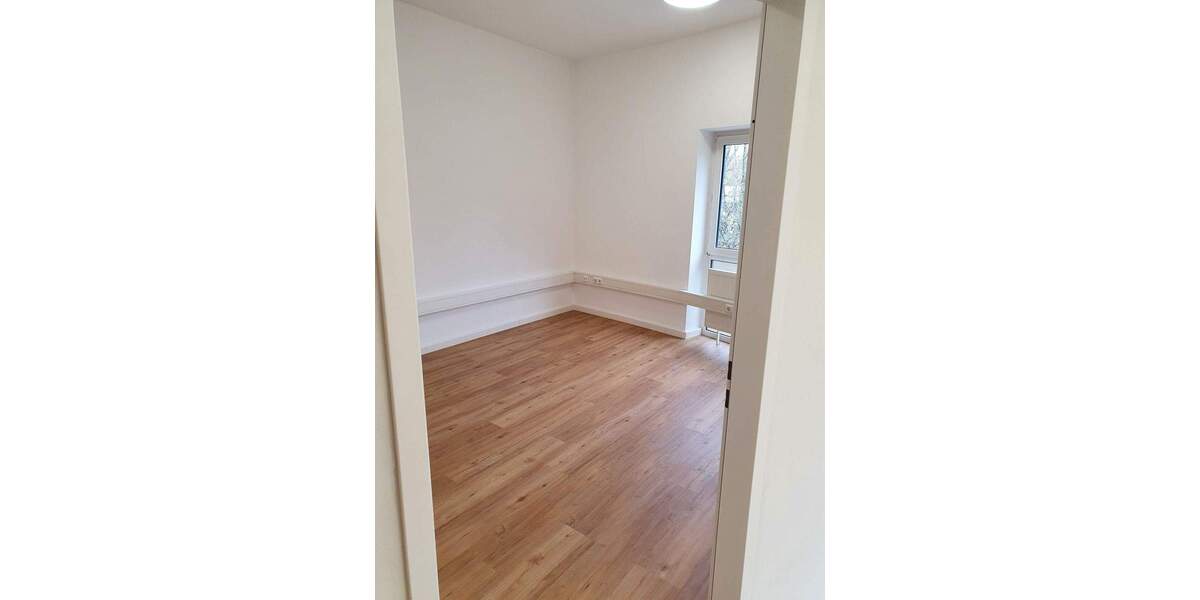 Gewerbeobjekt Waldkraiburg - 5 Zimmer, 126 m&sup2;, 995&euro; | Angebot:26616566