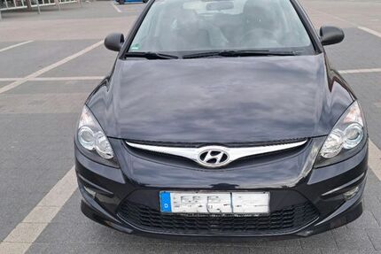 Hyundai i30 82.000 km 5.499 &euro; Berlin 12687