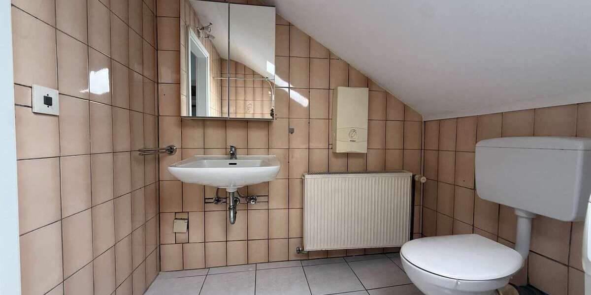 Gemütliche 3-Zimmer-Dachgeschosswohnung mit ca. 72 m² in Friedrichsthal-Bildstock - 3- Friedrichsthal | Angebot:27007927