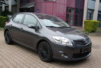 Toyota Auris 245.000 km 3.000 &euro; Würselen 52146