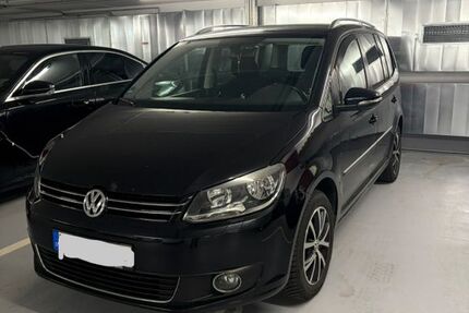 VW Touran 235.000 km 3.990 &euro; Böblingen 71032