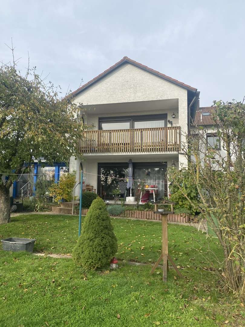 Haus zum Kaufen in Oberasbach 560.000 € 188 m² 8 zimmer