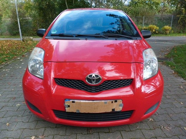 Toyota Yaris 97.000 km 4.200 € Tuttlingen 78532