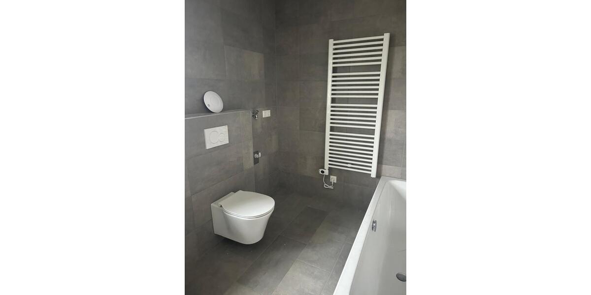 Vermietung: Neubau - Reihenhaus KFW 40 qng Niedrigenergiehaus 6.5 zimmer