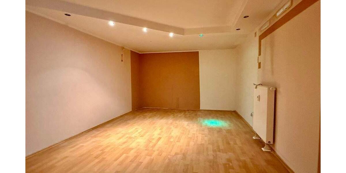 Attraktive Ladeneinheit in zentraler Lage - vielseitig nutzbar als Geschäft, Büro oder Praxis 4 zimmer