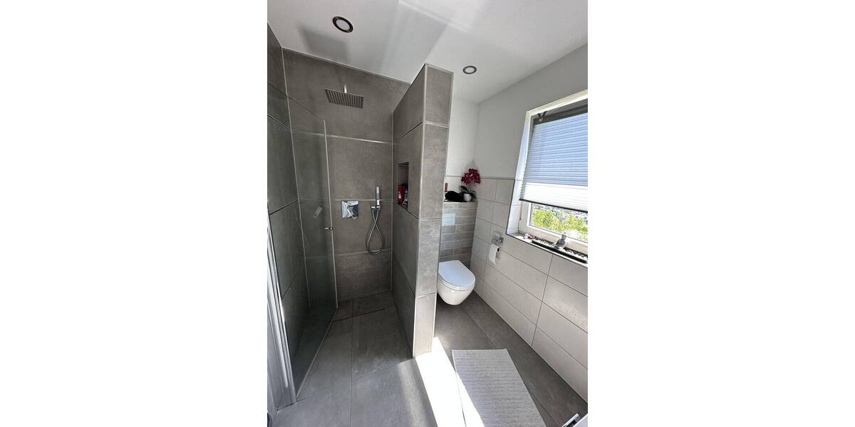 Einfamilienhaus Bergneustadt - 7 Zimmer, 240 m&sup2;, 570.000&euro; | Angebot:26330511