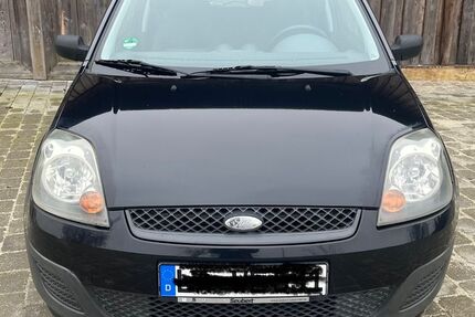 Ford Fiesta 195.000 km 1.600 &euro; Rohr 93352