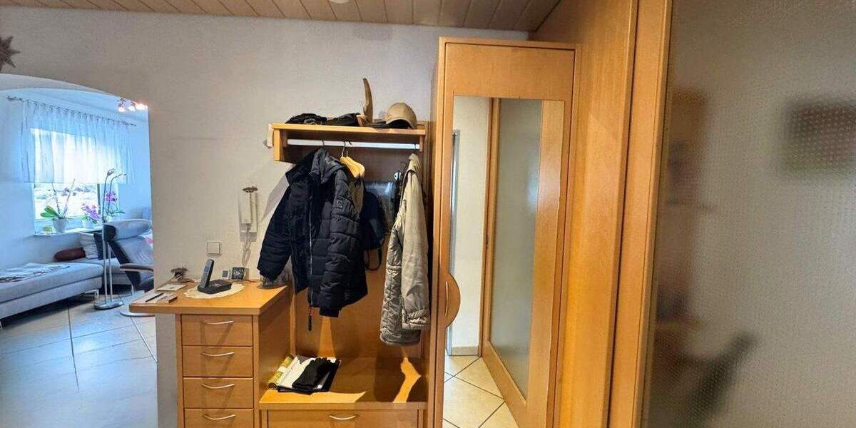 Einfamilienhaus Küssaberg Dangstetten - 9 Zimmer, 270 m&sup2;, 595.000&euro; | Angebot:25696635