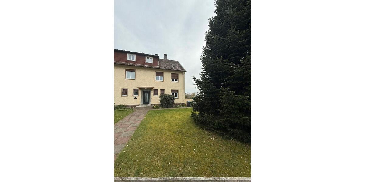 Doppelhaushälfte Bad Salzuflen - 8 Zimmer, 260 m&sup2;, 1.600&euro; | Angebot:26143853