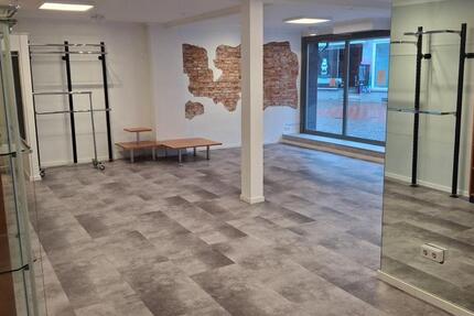 Laden Geschäft Ladenlokal zu vermieten in Brake zimmer