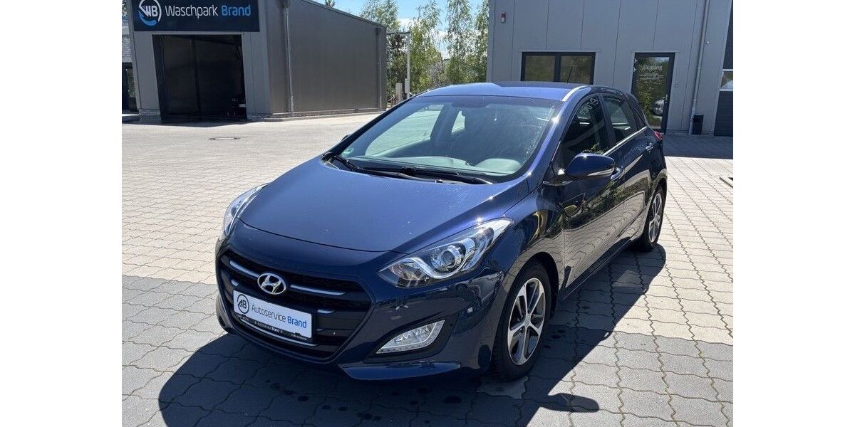 Hyundai i30 34.616 km 11.890 &euro; Hemsbünde 27386