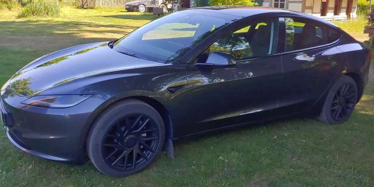 Tesla Model 3 5.000 km 36.000 € Marienheide 51709