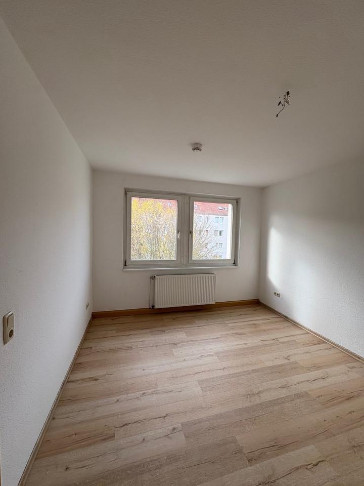 Sofort bezugsfertige 2-Raum-Wohnung zimmer