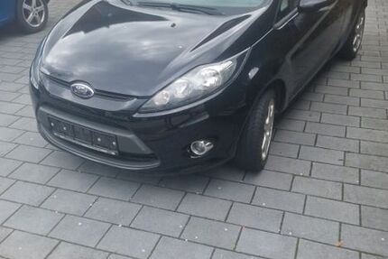 Ford Fiesta 131.000 km 2.600 &euro; harsewinkel 33428