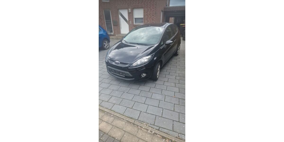 Ford Fiesta 131.000 km 2.600 &euro; harsewinkel 33428