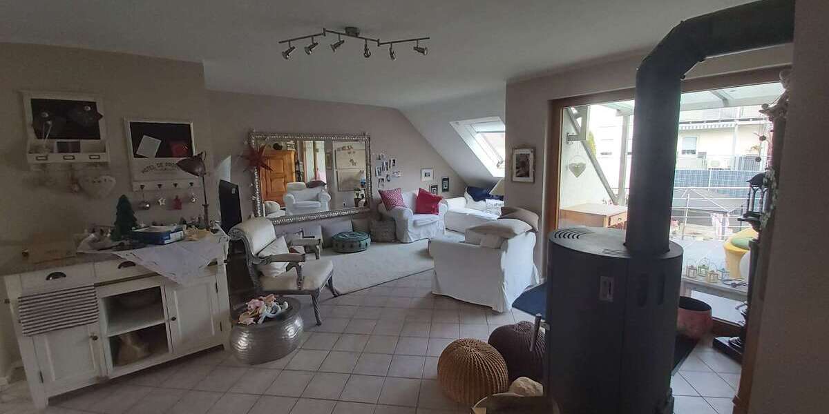 Etagenwohnung Bruchsal - 3 Zimmer, 90 m&sup2;, 1.080&euro; | Angebot:25093258