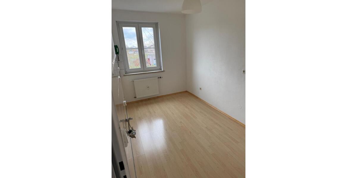 Etagenwohnung Schwarzenfeld - 3 Zimmer, 72 m&sup2;, 560&euro; | Angebot:26699667