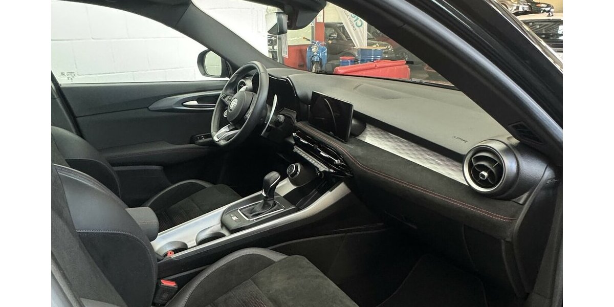 Alfa Romeo Tonale 1.5 Veloce 48 V Hybrid LED CarPlay 11.980 km 26.890 &euro; Lich 35423