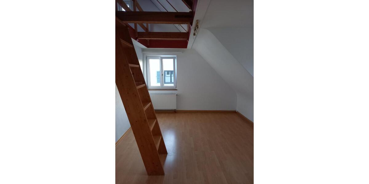 Dachgeschoßwohnung Esslingen am Neckar - 2.5 Zimmer, 55 m&sup2;, 780&euro; | Angebot:25537868
