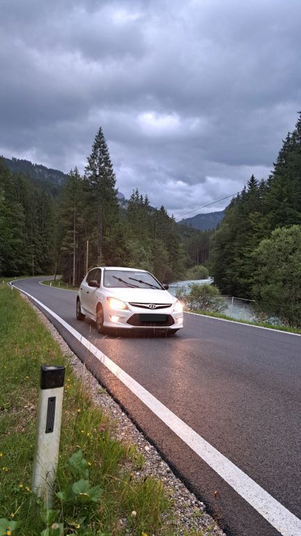 i30