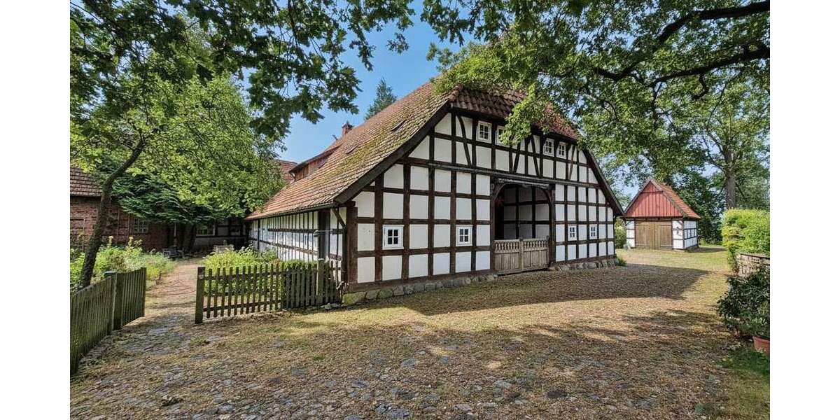 Einfamilienhaus Diepenau - 8 Zimmer, 386 m&sup2;, 638.000&euro; | Angebot:27142103
