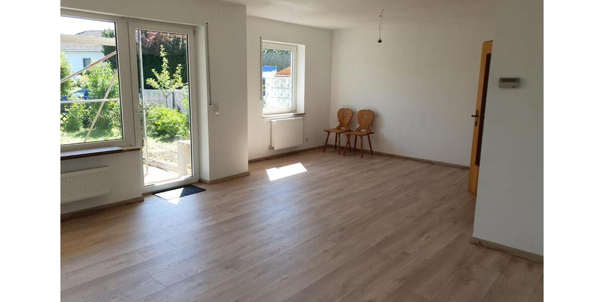 Reihenhaus Waldershof - 5 Zimmer, 130 m&sup2;, 1.300&euro; | Angebot:24832212
