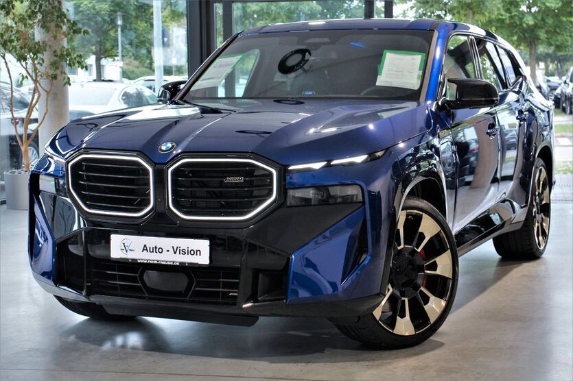 BMW XM 12.500 km 151.900 € München 81825