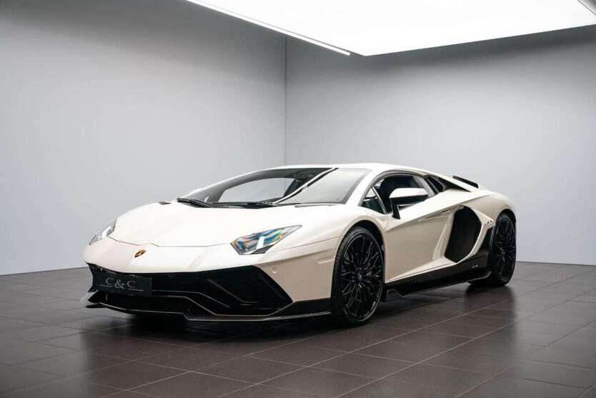 Lamborghini Aventador 6.600 km 569.000 € Putzbrunn 85640