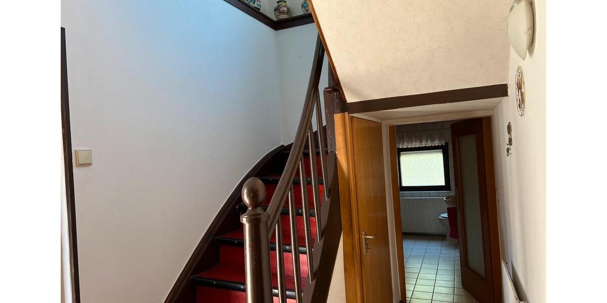 Doppelhaushälfte Saarbrücken West - 7 Zimmer, 145 m&sup2;, 190.000&euro; | Angebot:27030267